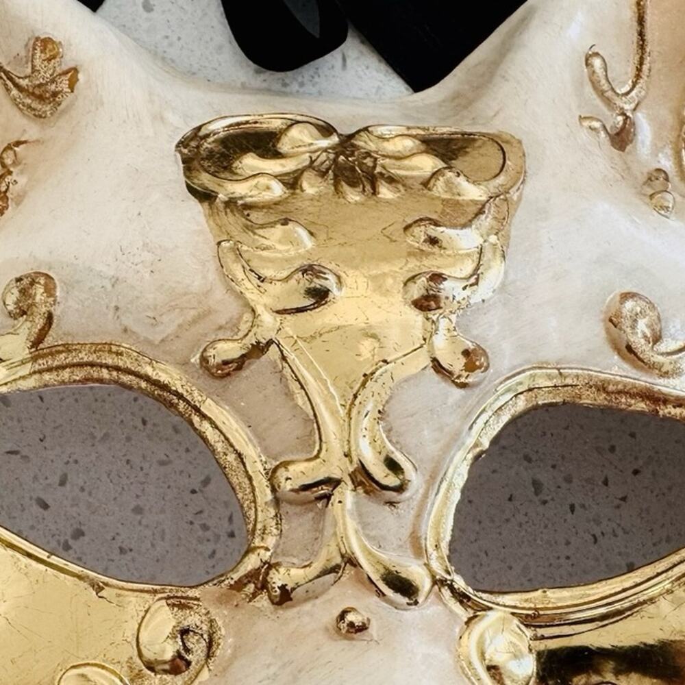 Venetian Cat Masquerade Mask Gold Relief Papier Mache Mardi Gras - Picture 2 of 4